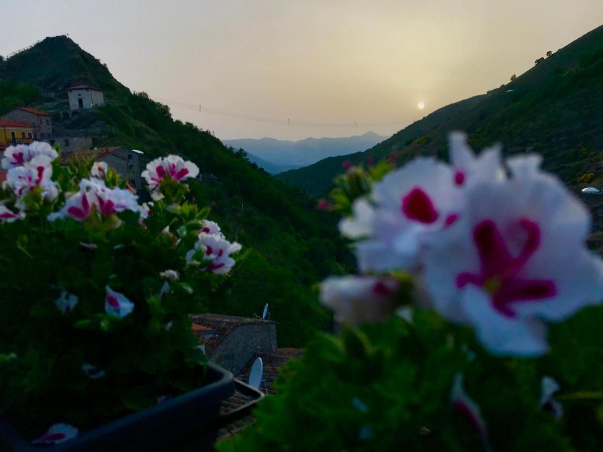 Borgo Manca Suite Sasso di Castalda Ngoại thất bức ảnh