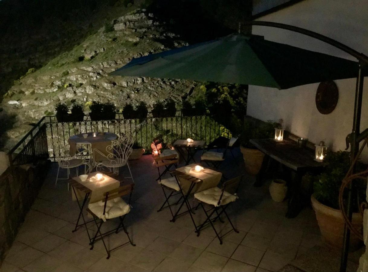 Borgo Manca Suite Sasso di Castalda Ngoại thất bức ảnh