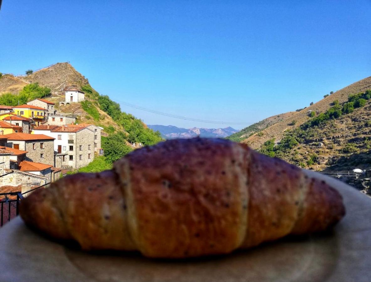 Borgo Manca Suite Sasso di Castalda Ngoại thất bức ảnh