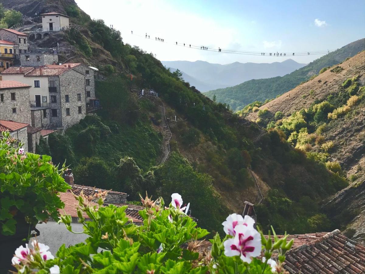Borgo Manca Suite Sasso di Castalda Ngoại thất bức ảnh