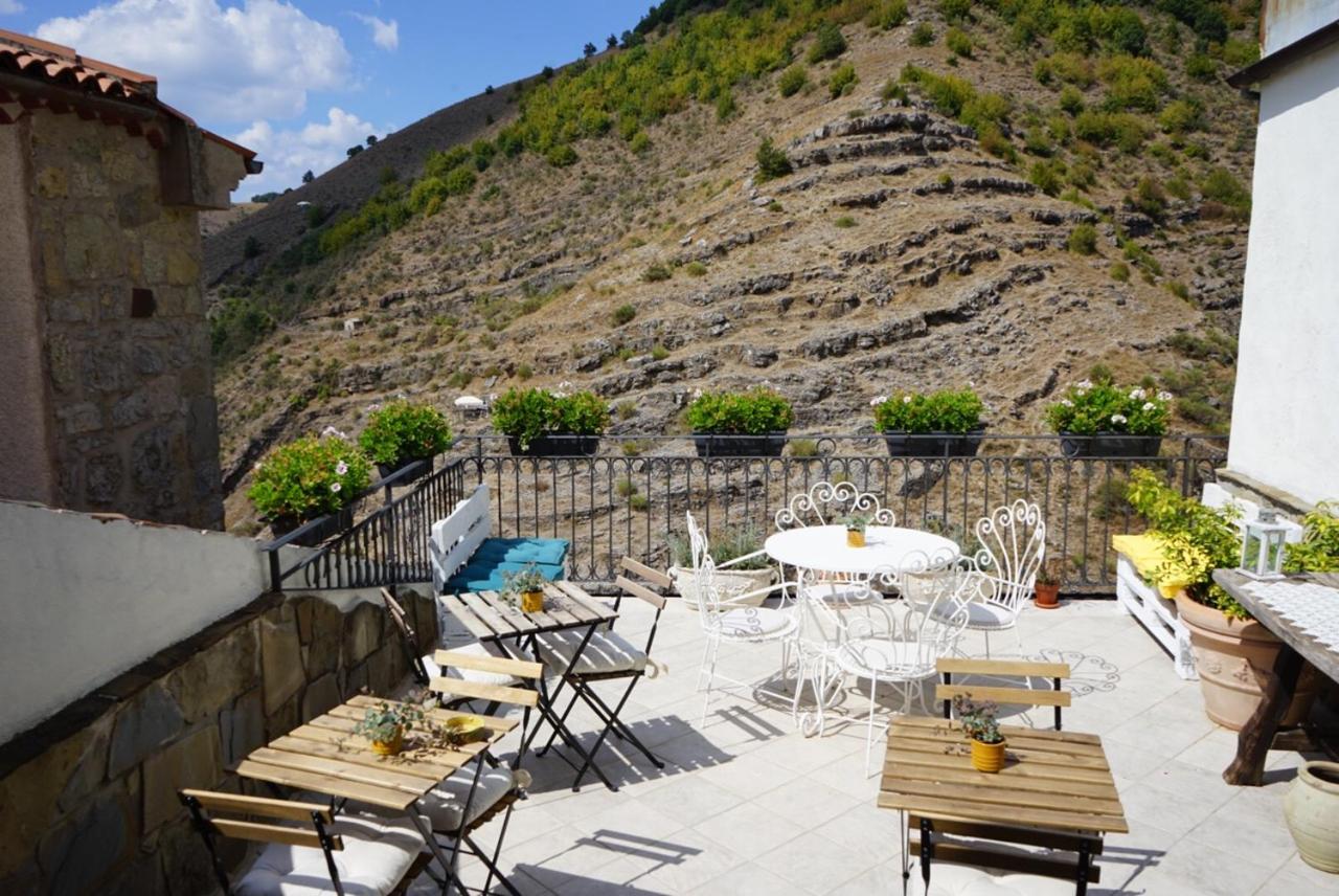 Borgo Manca Suite Sasso di Castalda Ngoại thất bức ảnh